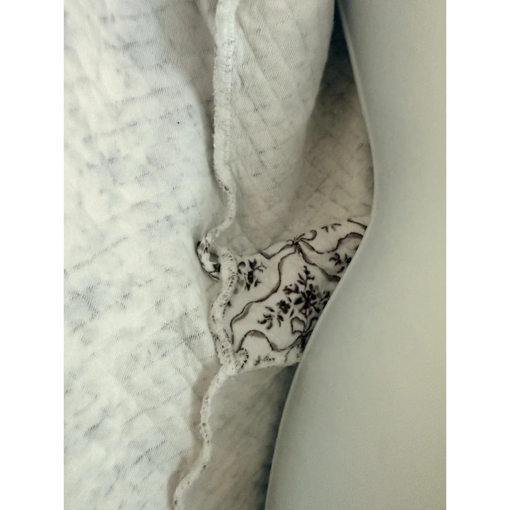 Eileen West Quilted Cotton Robe S/M White Gray Floral Long Belted Bathrobe